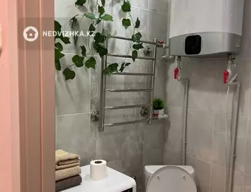 2-комнатная квартира, этаж 2 из 5, 54 м², Посуточно, миниатюра 12