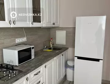 2-комнатная квартира, этаж 2 из 5, 54 м², Посуточно, миниатюра 9