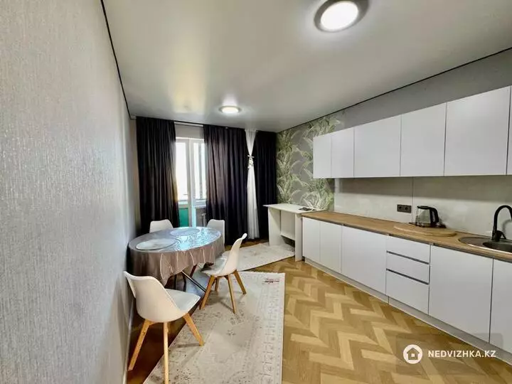1-комнатная квартира, этаж 10 из 23, 38 м², фотография 4