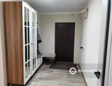 2-комнатная квартира, этаж 4 из 9, 64 м²