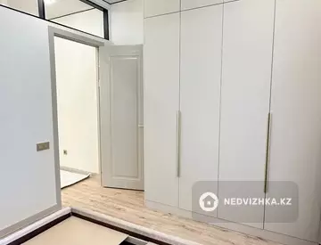 3-комнатная квартира, этаж 5 из 17, 56 м², миниатюра 3
