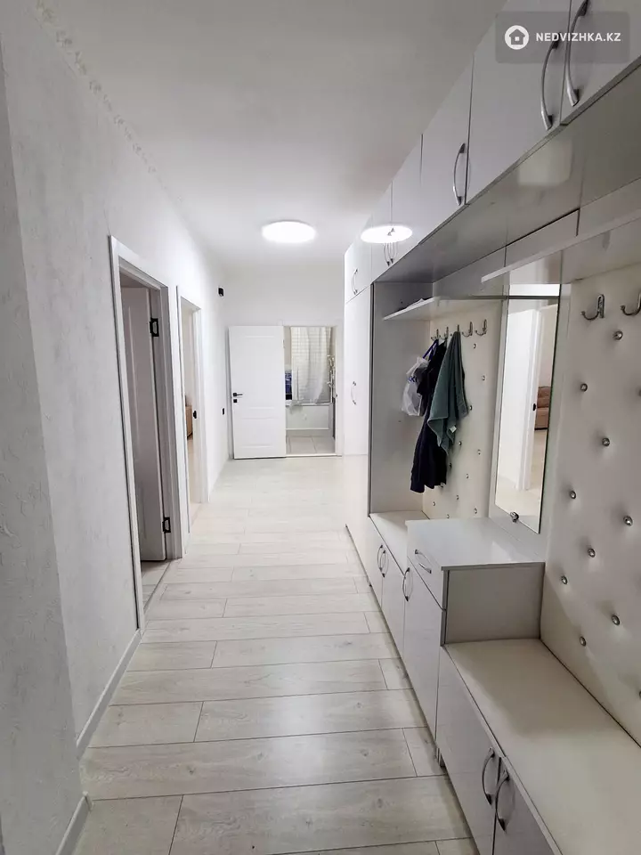 2-комнатная квартира, этаж 3 из 9, 70 м², На длительный срок, фотография 2