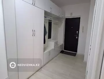 2-комнатная квартира, этаж 3 из 9, 70 м², На длительный срок