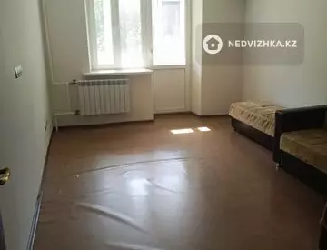 2-комнатная квартира, этаж 3 из 5, 52 м², миниатюра 1