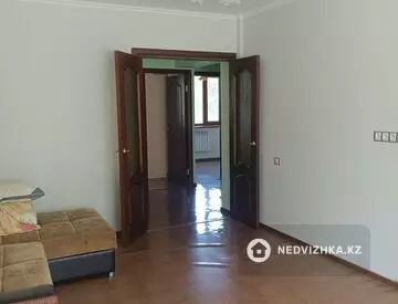 2-комнатная квартира, этаж 3 из 5, 52 м², миниатюра 3