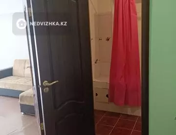 2-комнатная квартира, этаж 3 из 5, 52 м², миниатюра 6