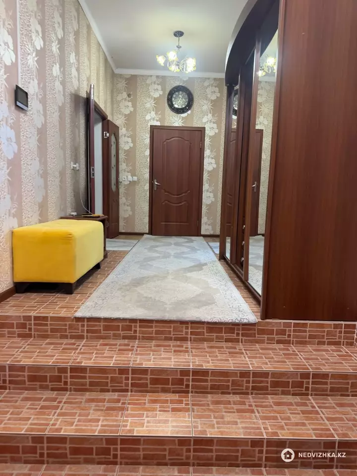 5-комнатный дом, 10 соток, 300 м², фотография 4