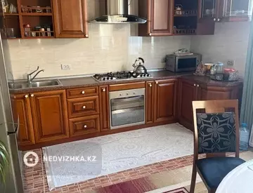 5-комнатный дом, 10 соток, 300 м²