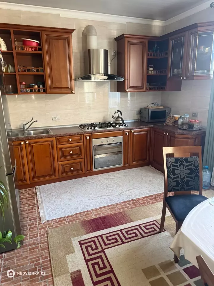 5-комнатный дом, 10 соток, 300 м², фотография 5