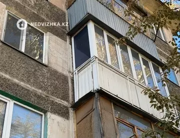 3-комнатная квартира, этаж 3 из 5, 47 м², миниатюра 2