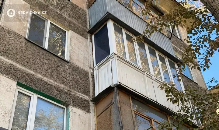 3-комнатная квартира, этаж 3 из 5, 47 м², фотография 2