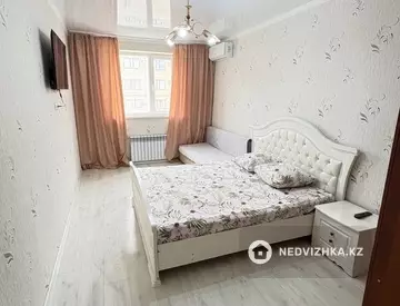 1-комнатная квартира, этаж 3 из 5, 50 м², Посуточно