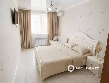 1-комнатная квартира, этаж 3 из 5, 50 м², Посуточно