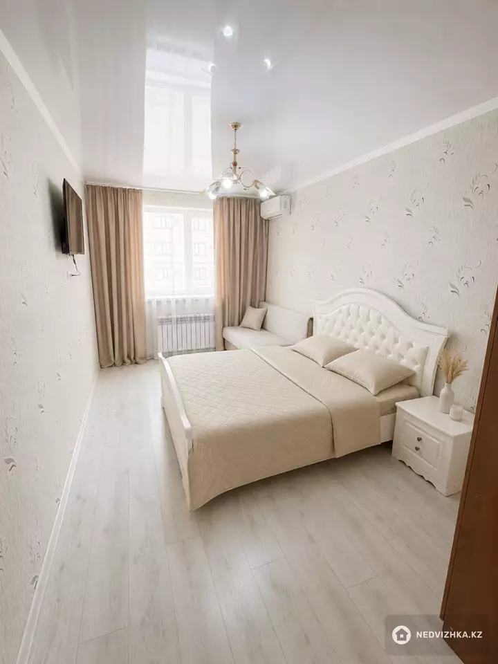1-комнатная квартира, этаж 3 из 5, 50 м², Посуточно, фотография 3
