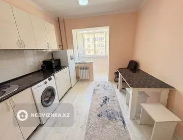 1-комнатная квартира, этаж 3 из 5, 50 м², Посуточно