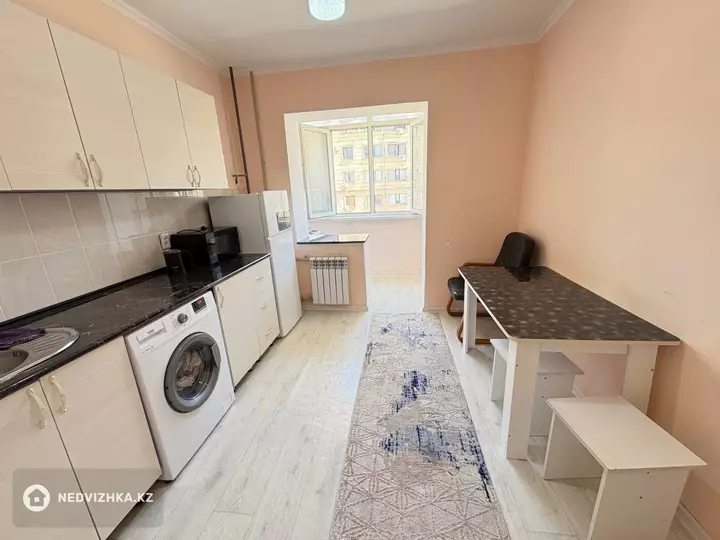 1-комнатная квартира, этаж 3 из 5, 50 м², Посуточно, фотография 4