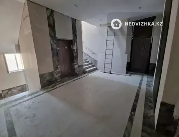 2-комнатная квартира, этаж 2 из 5, 85 м²