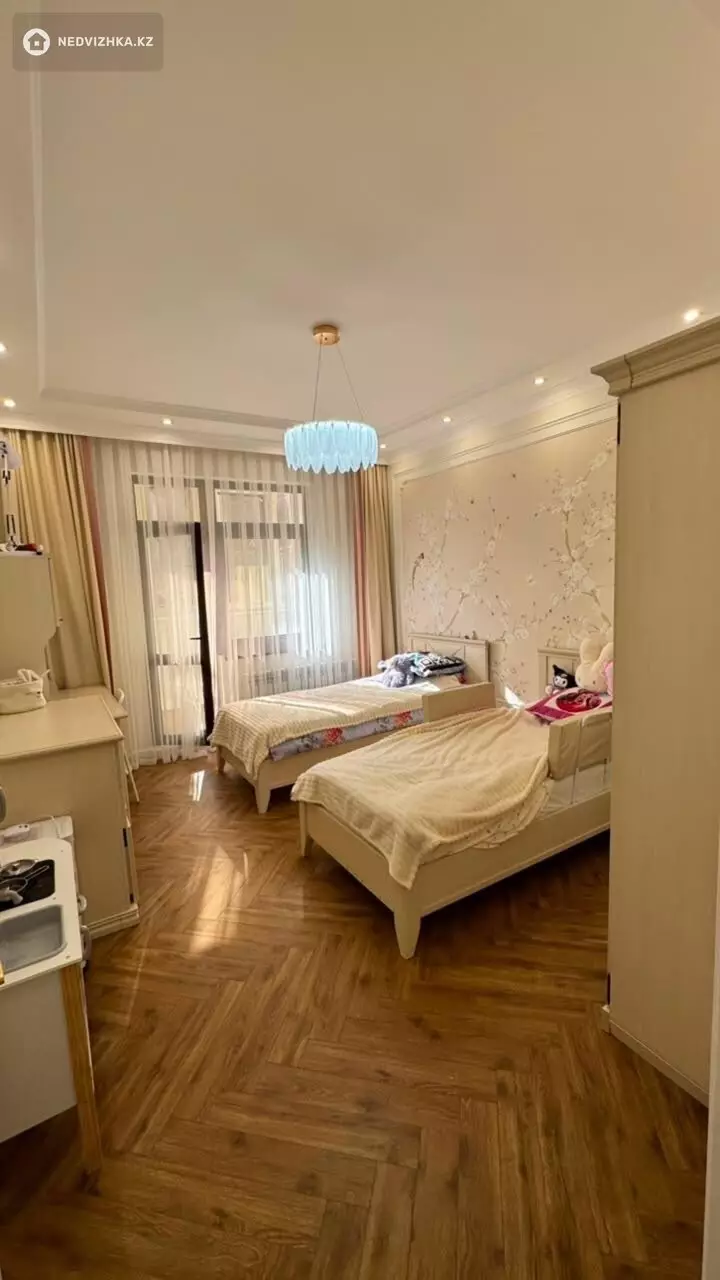 4-комнатная квартира, этаж 6 из 10, 140 м², фотография 5