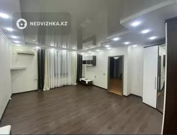 2-комнатная квартира, этаж 5 из 5, 74 м², миниатюра 1