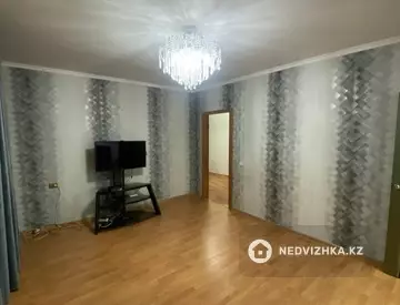 2-комнатная квартира, этаж 5 из 5, 74 м², миниатюра 2