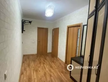 2-комнатная квартира, этаж 5 из 5, 74 м², миниатюра 6