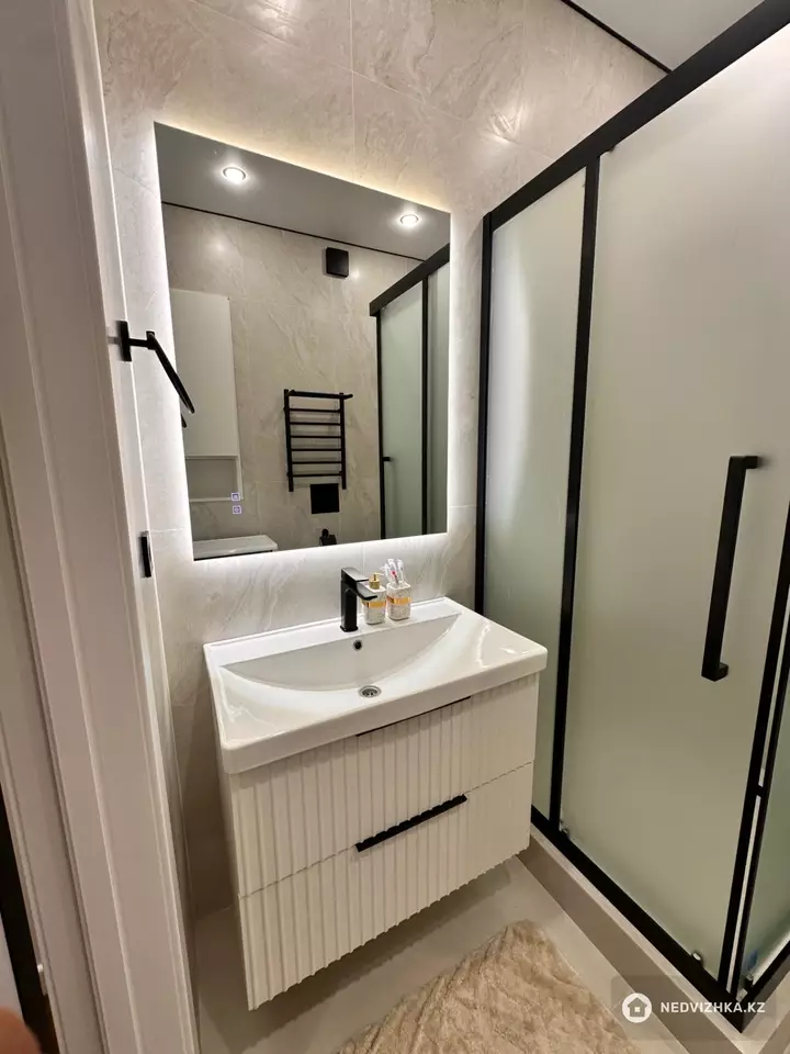 2-комнатная квартира, этаж 9 из 20, 60 м², Посуточно, фотография 4