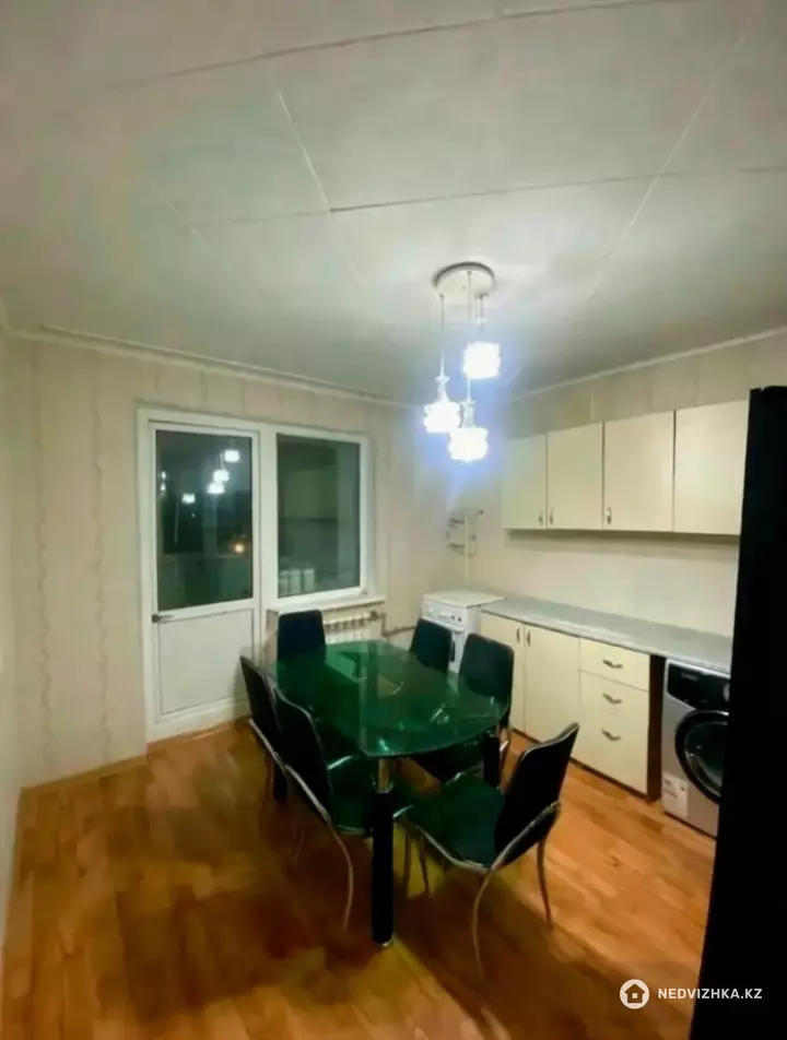 2-комнатная квартира, этаж 5 из 5, 74 м², фотография 3