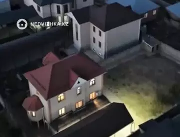 7-комнатный дом, 8 соток, 300 м²