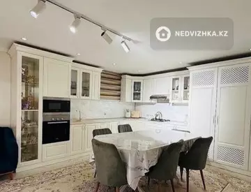 7-комнатный дом, 8 соток, 300 м²