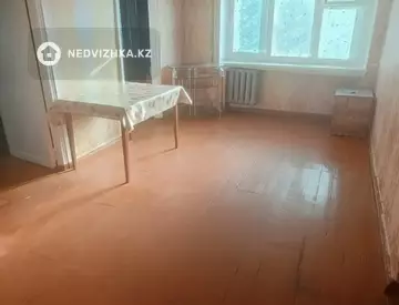 4-комнатная квартира, этаж 4 из 5, 63 м²