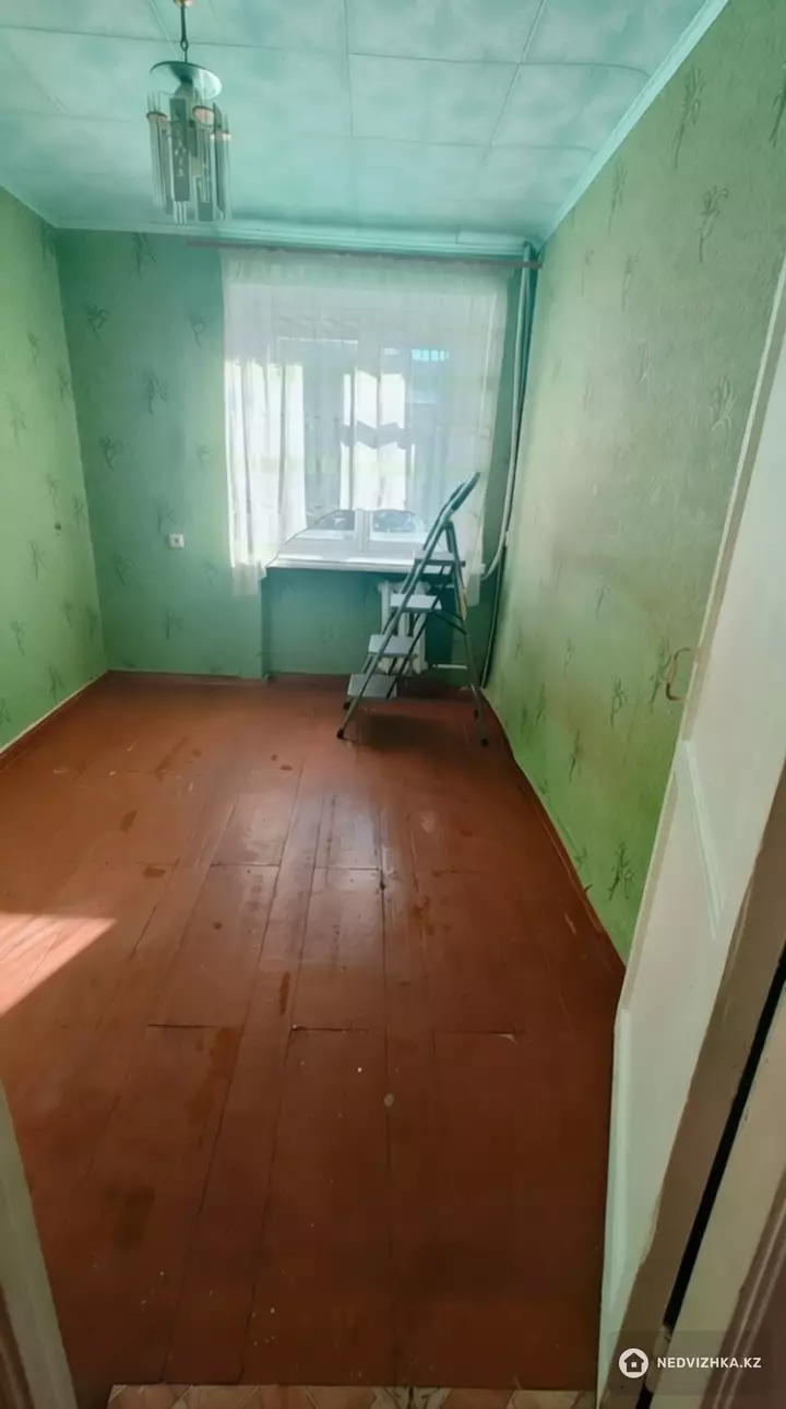 4-комнатная квартира, этаж 4 из 5, 63 м², фотография 5