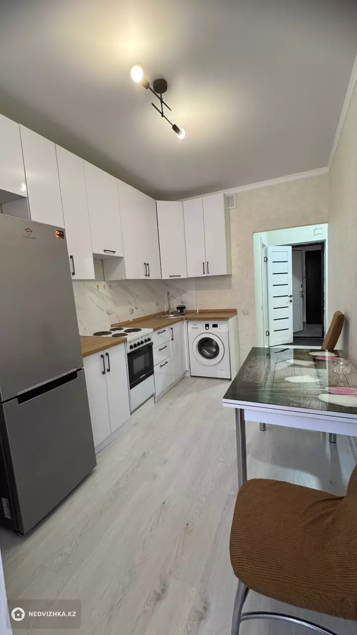 1-комнатная квартира, этаж 2 из 9, 36 м², На длительный срок