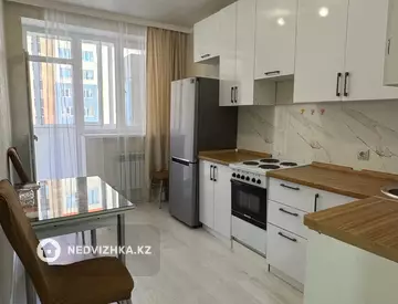 1-комнатная квартира, этаж 2 из 9, 36 м², На длительный срок, миниатюра 2