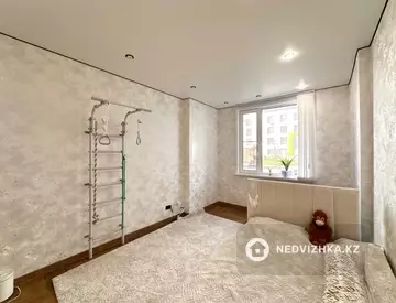 4-комнатная квартира, этаж 2 из 9, 102 м²