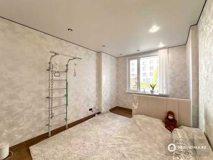 4-комнатная квартира, этаж 2 из 9, 102 м², фотография 4