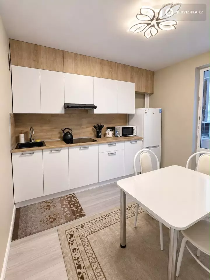 2-комнатная квартира, этаж 8 из 16, 49 м², фотография 4