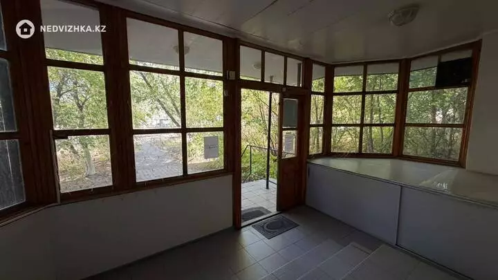 Офис, Магазин и др., этаж 1 из 5, 60 м², На длительный срок, фотография 2