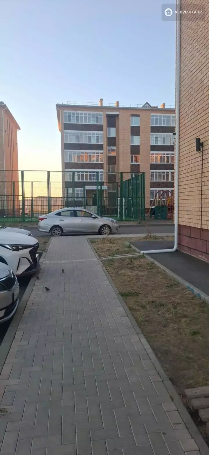 2-комнатная квартира, этаж 1 из 5, 62 м², фотография 2