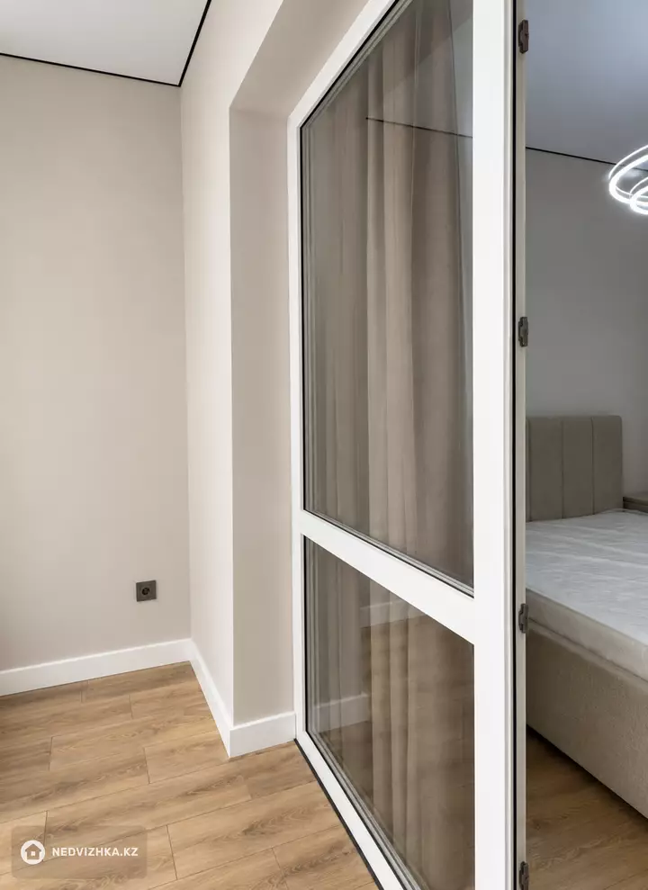 2-комнатная квартира, этаж 2 из 18, 50 м², фотография 2