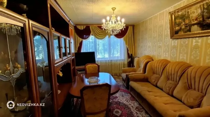 3-комнатная квартира, этаж 4 из 5, 64 м², фотография 3