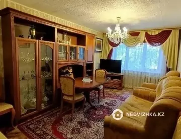 3-комнатная квартира, этаж 4 из 5, 64 м², миниатюра 1