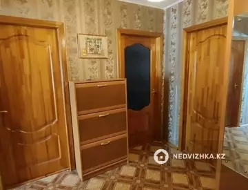 3-комнатная квартира, этаж 4 из 5, 64 м², миниатюра 11