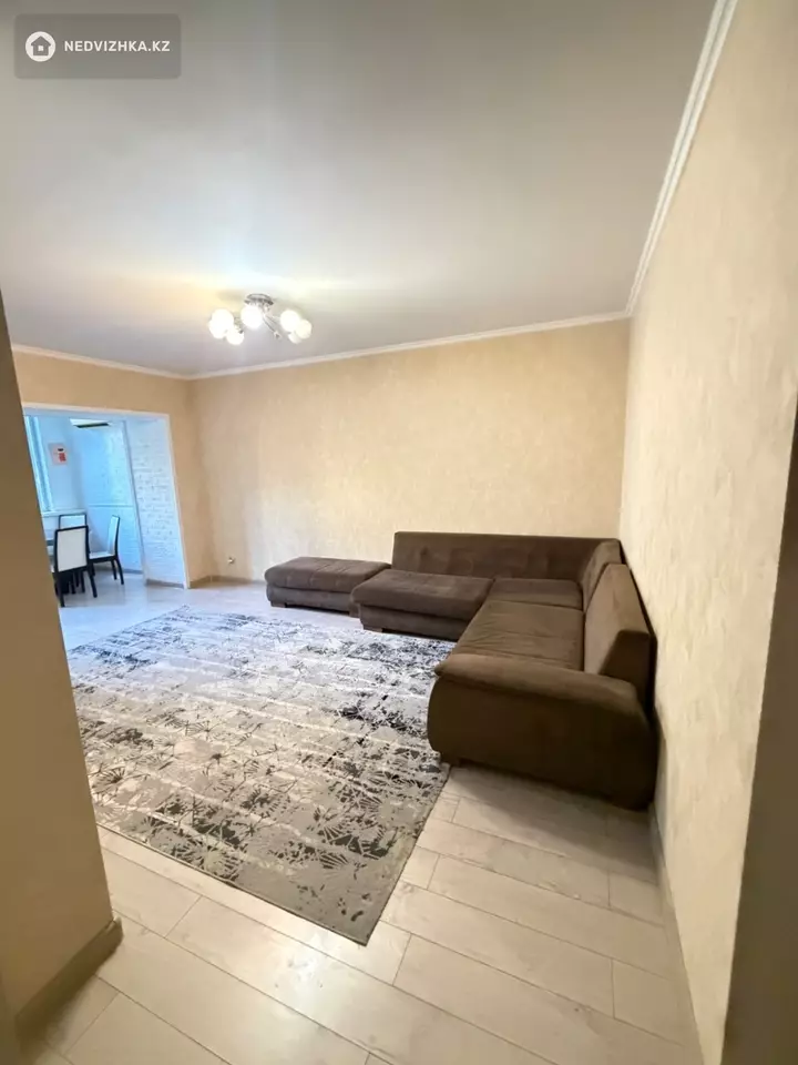 3-комнатная квартира, этаж 3 из 5, 75 м², Посуточно, фотография 2