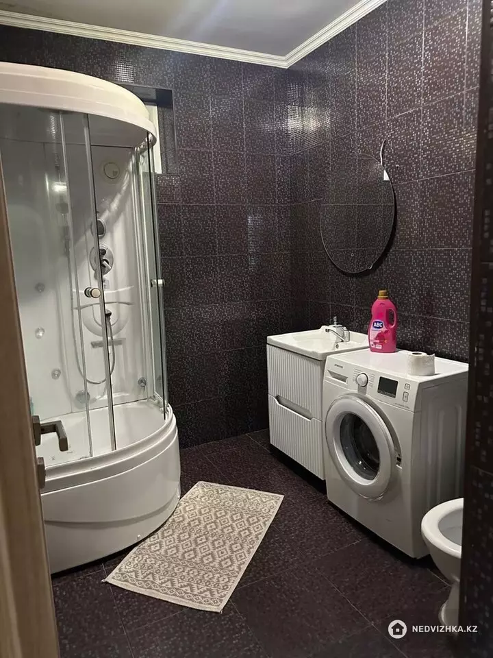 3-комнатная квартира, этаж 3 из 5, 75 м², Посуточно, фотография 4
