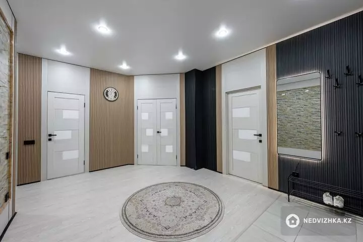 3-комнатная квартира, этаж 8 из 10, 75 м², фотография 3
