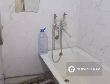 3-комнатная квартира, этаж 3 из 5, 60 м², На длительный срок, миниатюра 3