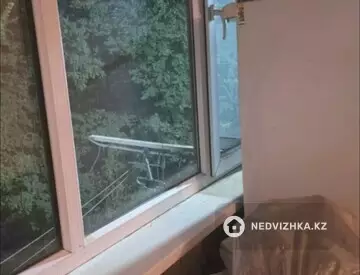 3-комнатная квартира, этаж 3 из 5, 60 м², На длительный срок, миниатюра 5