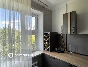 3-комнатная квартира, этаж 4 из 9, 63 м², миниатюра 5