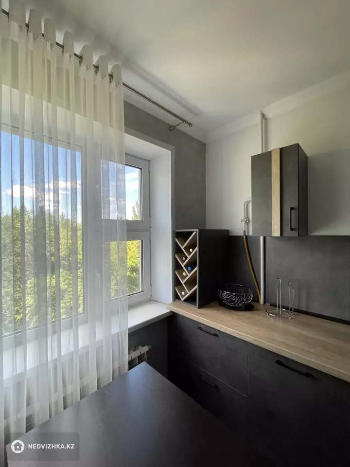 3-комнатная квартира, этаж 4 из 9, 63 м², фотография 5