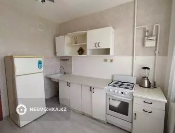 1-комнатная квартира, этаж 3 из 9, 39 м²